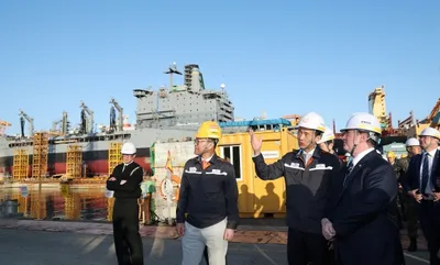 美 해군성 장관 한화오션 방문, 김동관 부회장과 협력 방안 논의