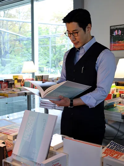 손문 작가의 첫 건축예술작품집 『사계, 스물 네 개의 공간 파리 Fondation Cartier에서 주목 – 한국 건축의 영성 세계를 빛내다.